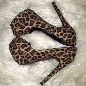 leapord print Heels